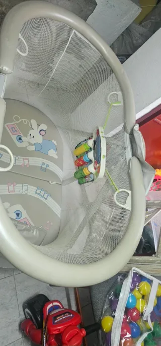 Trona infantil con diseño de animales