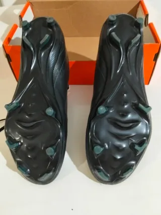 Zapatillas Nike Futbol Talla 43 Negras.