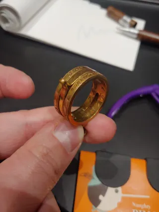 Llavero Coomonte + boligrafo puro + lupas luz etc.