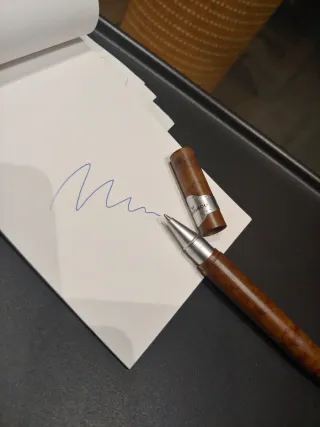 Llavero Coomonte + boligrafo puro + lupas luz etc.