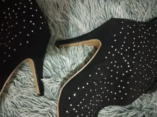 Sandalias de tacón con pedrería talla 37