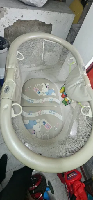 Parque infantil con pelotas