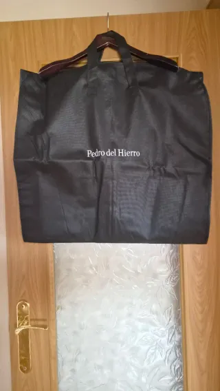 Portatraje Pedro del Hierro Negro