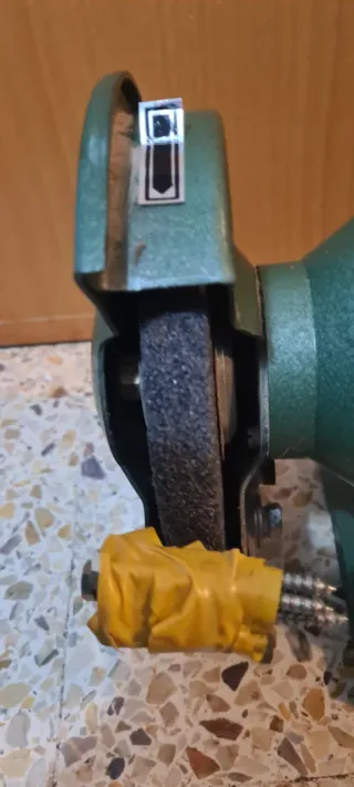 Amoladora de banco 550W, piedra/muela 150 mm