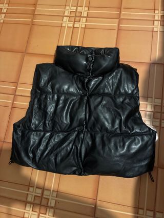 Chaleco cuero acolchado Stradivarius L