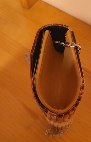 Bolso de mano con cadena