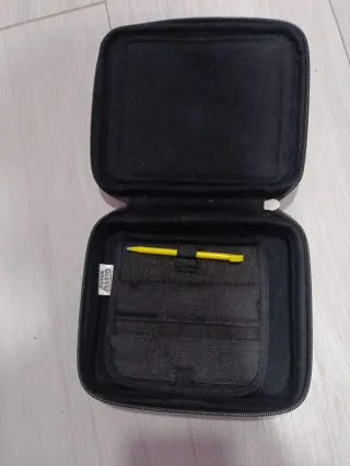 LOTE Nintendo 2DS Negra y azul + Cargador + Juegos