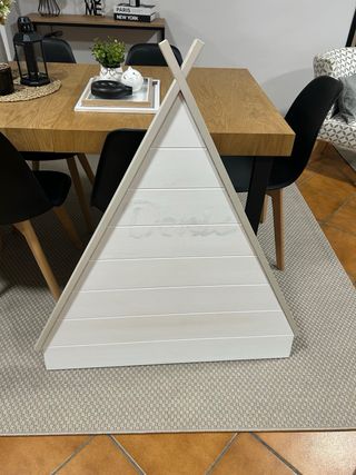 Cabecero infantil casita beige y blanco de madera
