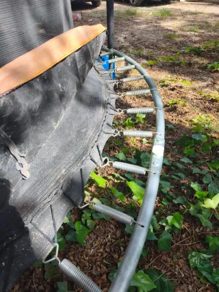 Colchoneta elástica con red de seguridad