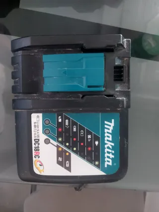 Radial a batería Makita LXT
