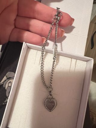 Pulsera Guess Corazón con Brillantes