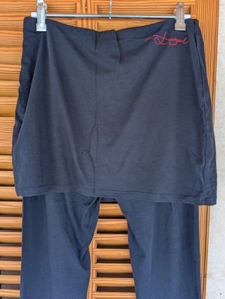 Falda pantalón negra DESIGUAL