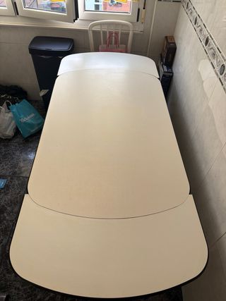 Mesa de comedor extensible blanca