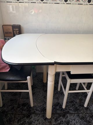 Mesa de comedor extensible blanca