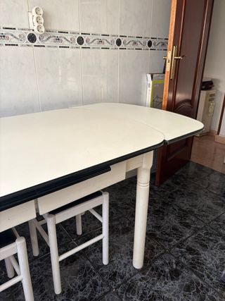 Mesa de comedor extensible blanca