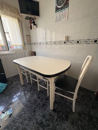 Mesa de comedor extensible blanca