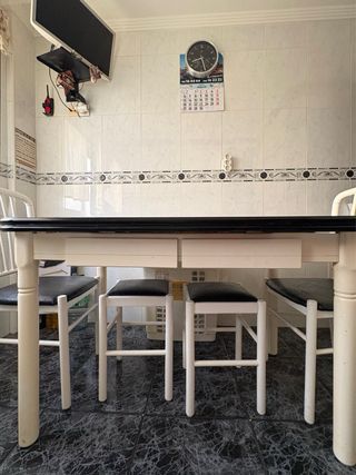 Mesa de comedor extensible blanca