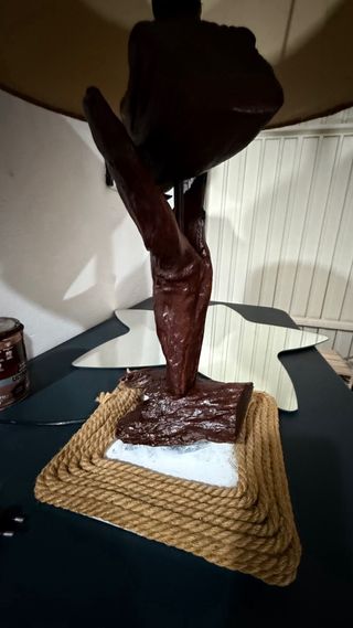 Lámpara de mesa rústica madera y cuerda