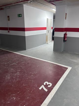 Plaza de garaje recién reformada en Benetusser