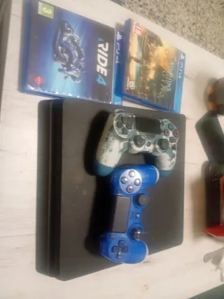 PS4 (PlayStation 4) con 2 mandos