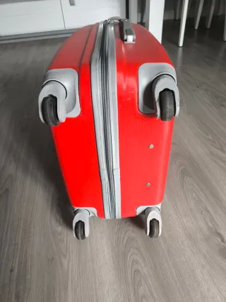Maleta Rígida Alexander Roja T- Mediana