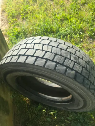 Neumático Michelin 245/70R17.5
