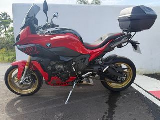 BMW S1000XR Roja y Negra