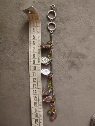 Braccialetto con ciondoli a foglia