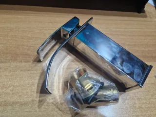 Rubinetto Cascata Bagno Argento