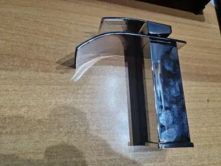 Rubinetto Cascata Bagno Argento