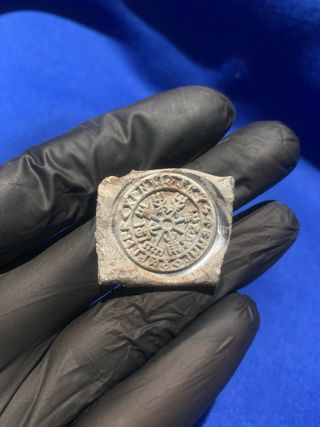 Sello de plomo antiguo réplica