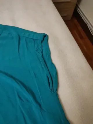 Blusa verde con cremallera