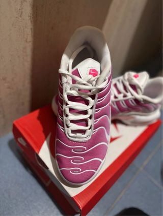 Nike TN Mujer Rosa y Blanco