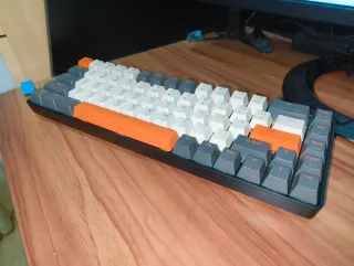 Teclado Mecánico K68 2.4G y Bluetooth