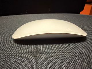 Ratón Apple Magic Mouse Blanco. Con base de carga
