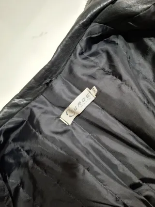 Giacca in pelle nera da donna