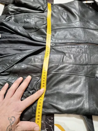 Giacca in pelle nera da donna