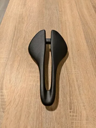 Sillín de carbono RYET 78g