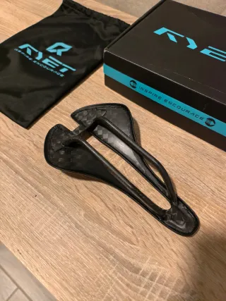 Sillín de carbono RYET 78g