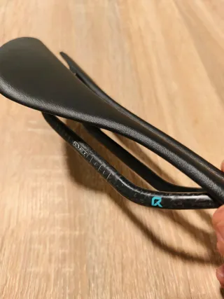 Sillín de carbono RYET 78g