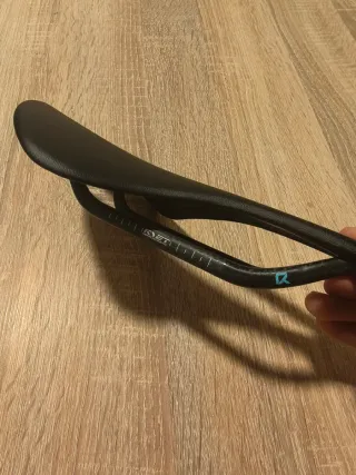 Sillín de carbono RYET 78g