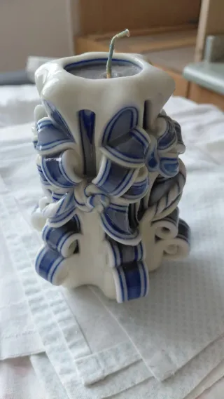 Candela decorativa intagliata