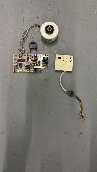 Despiece Placa y Motor Split Saunier Duval