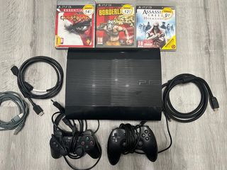 PS3 Super Slim 12GB + 3 Juegos + 2 mandos