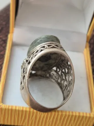 Anillo Plata 925 con Piedra Verde y Circonitas.