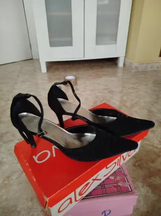 Zapatos de tacón negros talla 38