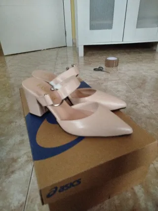 Zapatos de tacón beige talla 38