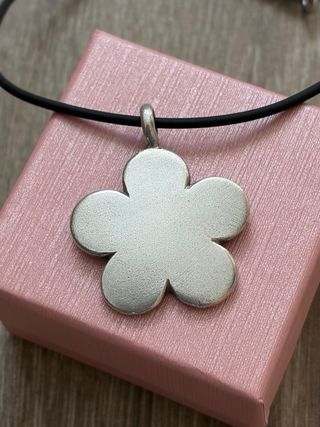 Conjunto Tous Plata Flor Pendientes y Colgante