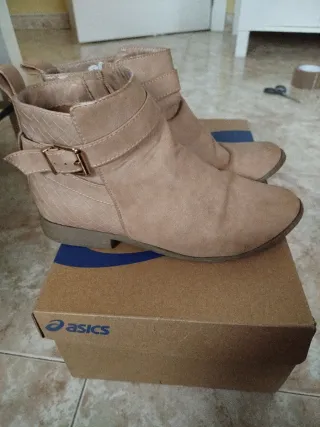 Botas beige talla 38