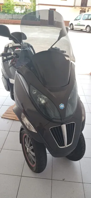 Piaggio MP3 Triciclo Negro